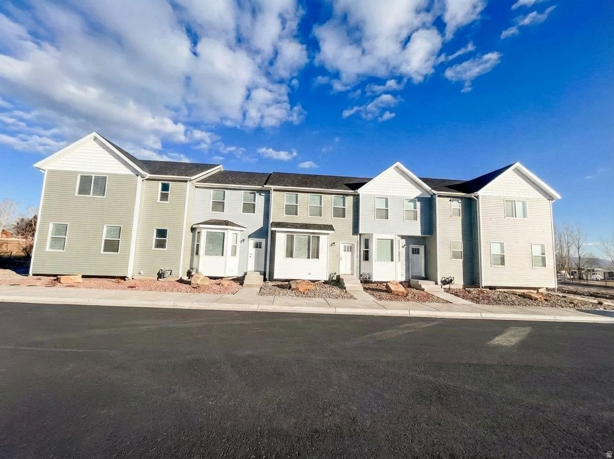 526 W 2000 S, Vernal, UT 84078 — photo 1
