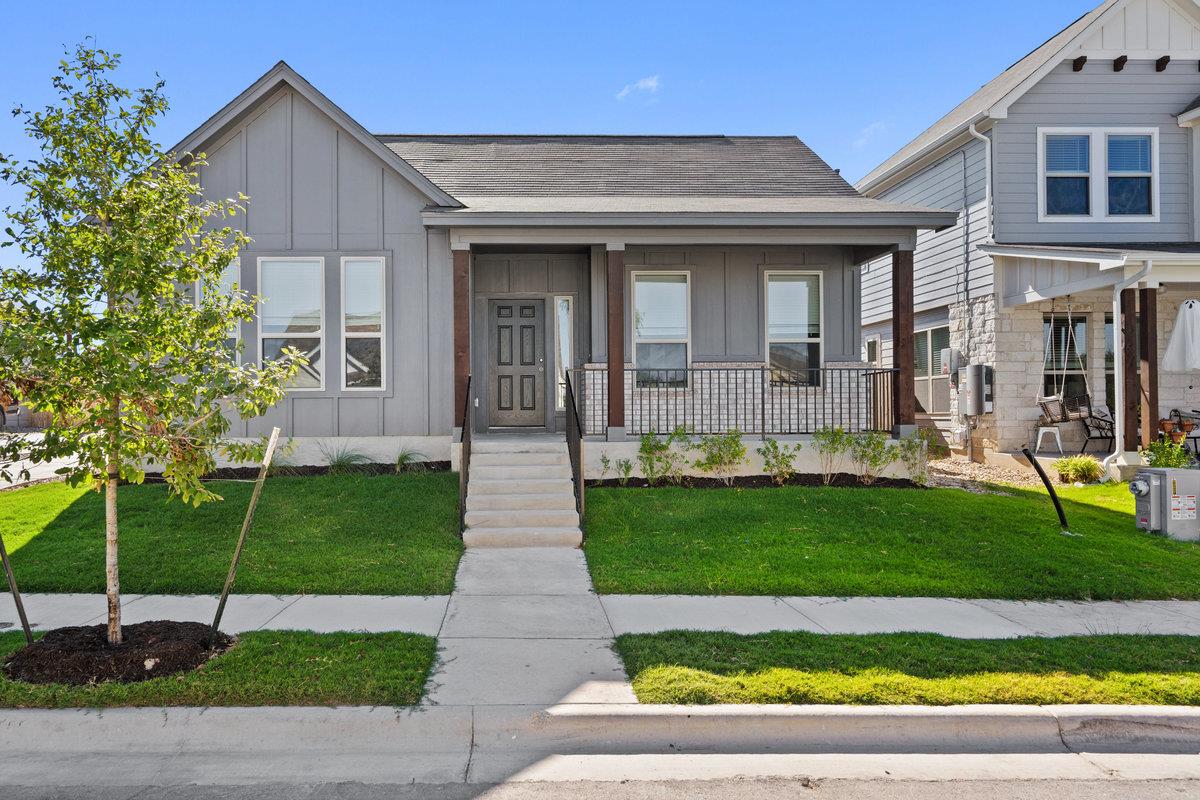 424 Treadwell, Kyle, TX 78640 — photo 1