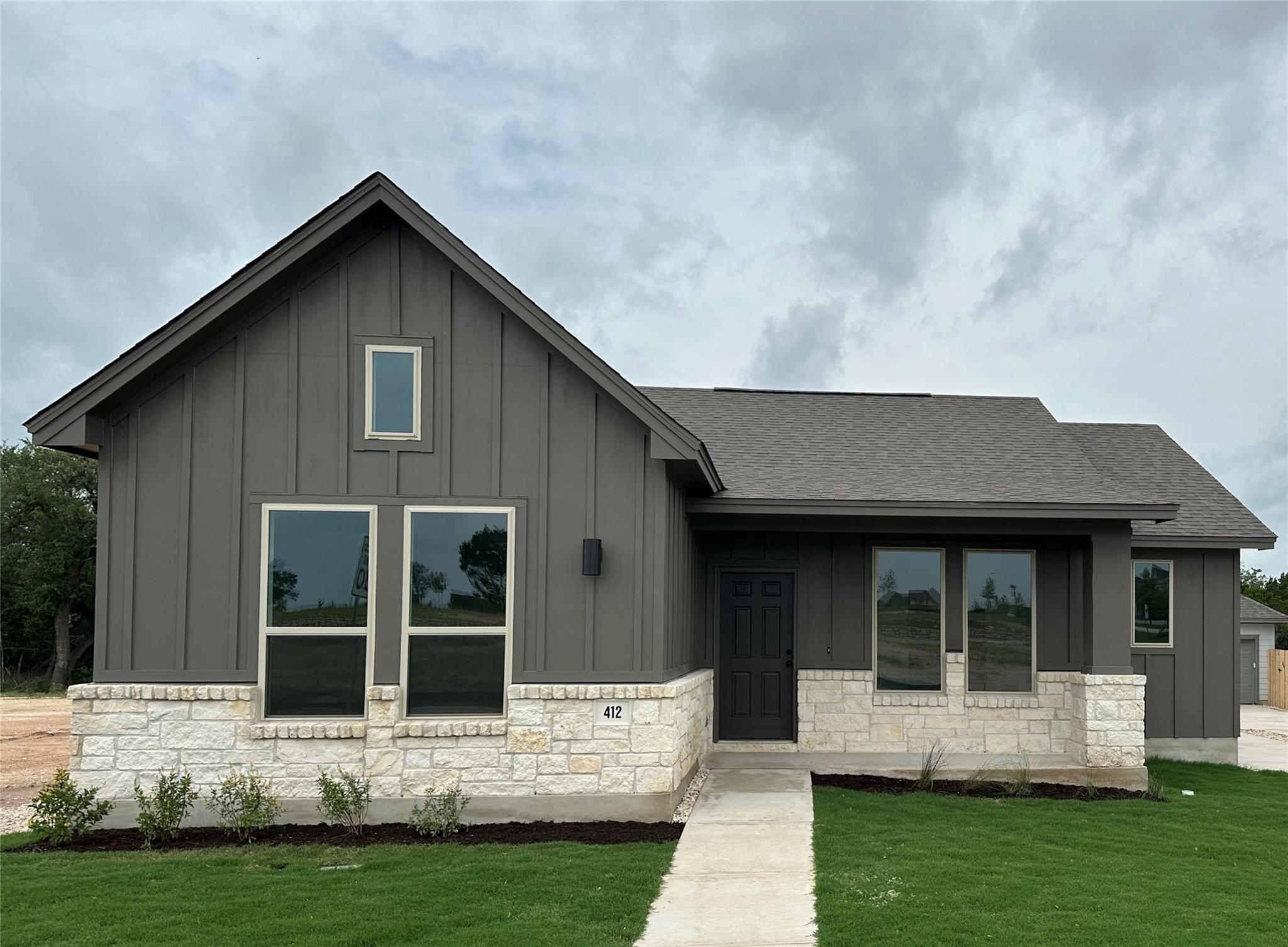 436 Treadwell, Kyle, TX 78640 — photo 1