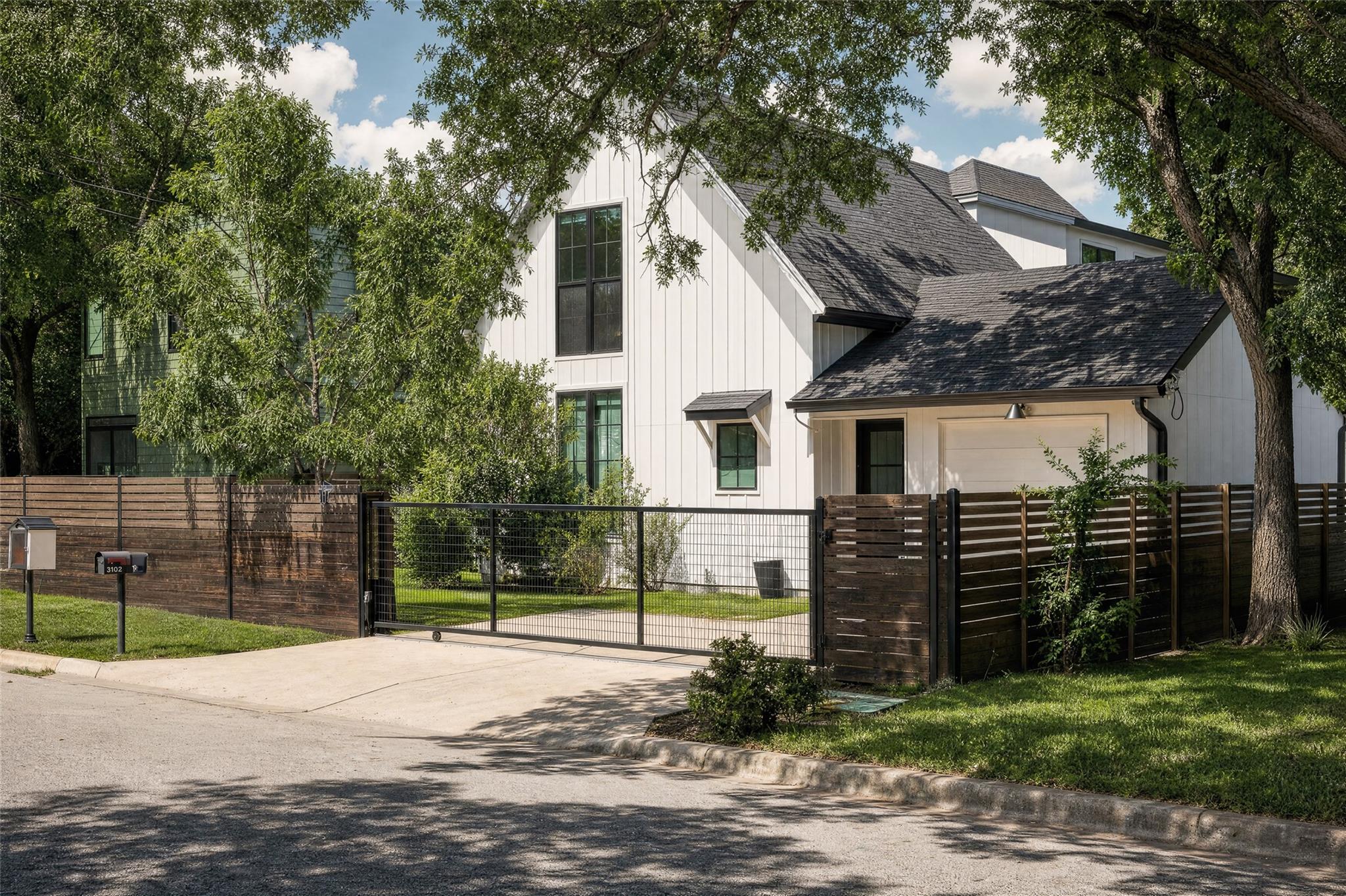 3102 Brinwood, Austin, TX 78704 — photo 1