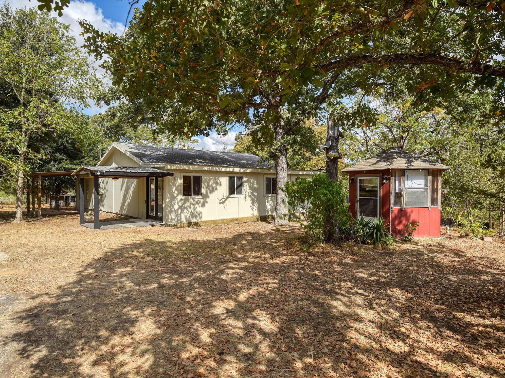 176 Lacy, Elgin, TX 78621 — photo 1