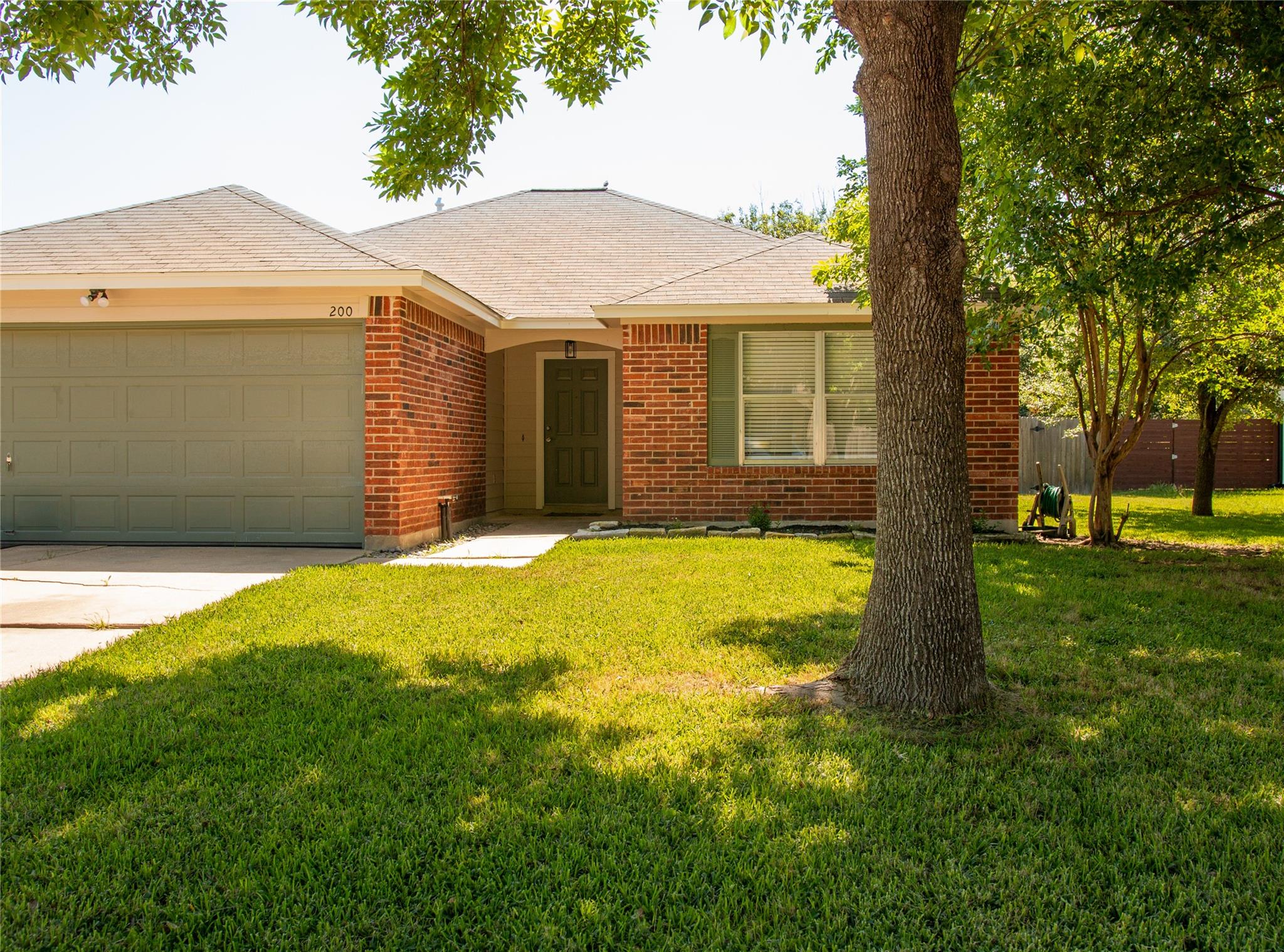 200 QUAIL, Hutto, TX 78634 — photo 1