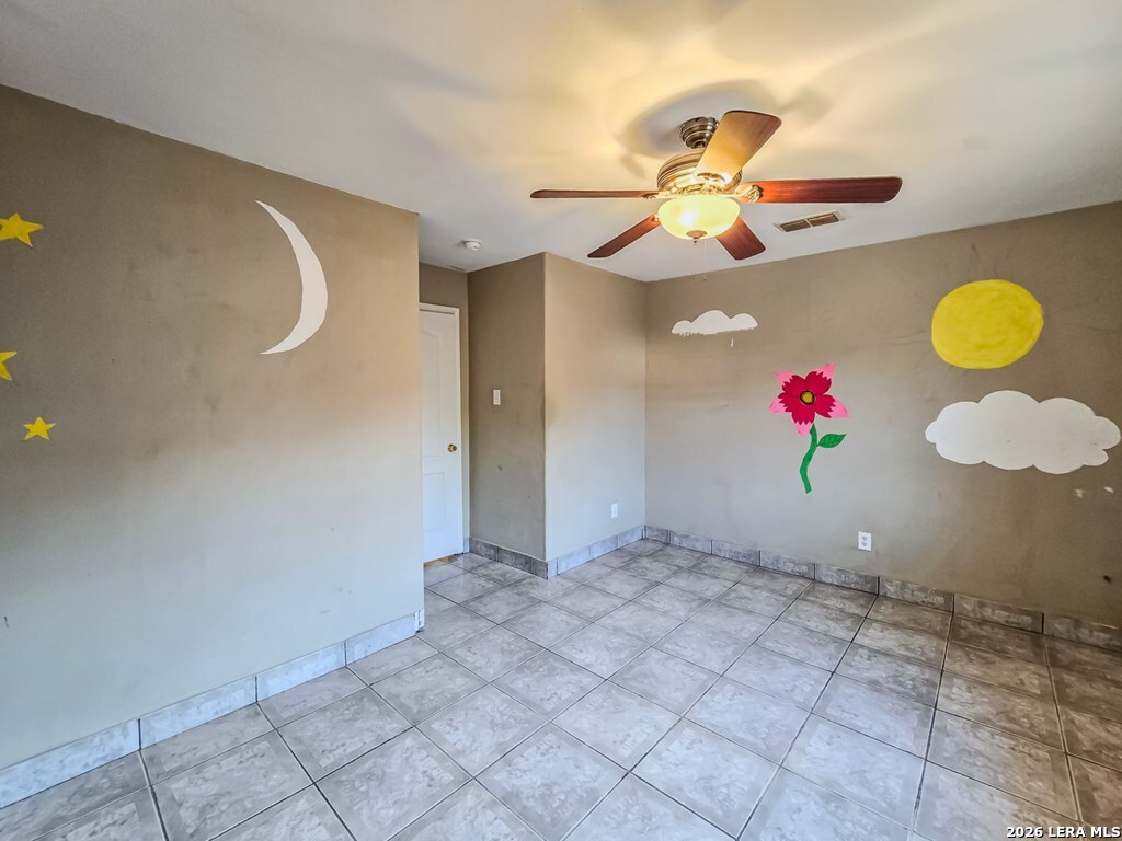 386 Falcon Blvd, ,  78852 — photo 1