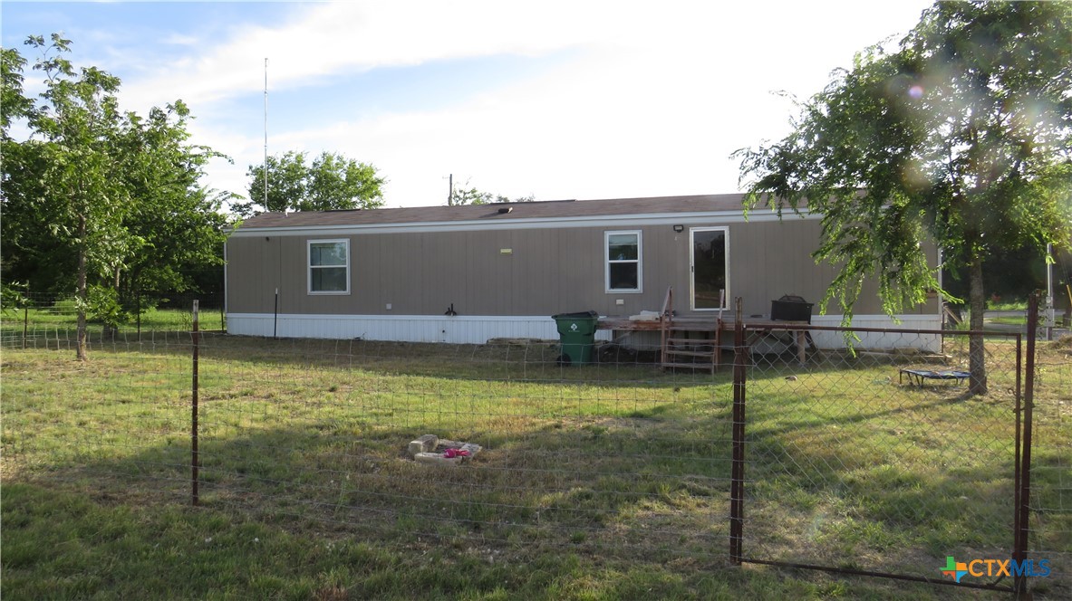 400 W Railway Street, Lometa, TX 76853 — photo 1