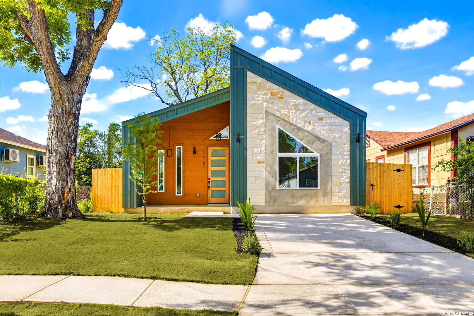 1415 Lamar St, ,  78202 — photo 1