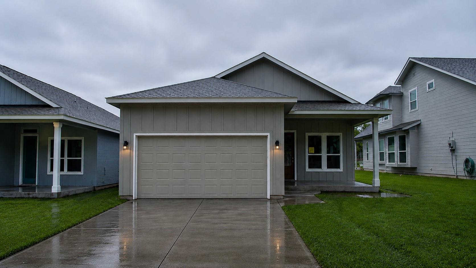 855 Cypress, Cottonwood Shores, TX 78657 — photo 1