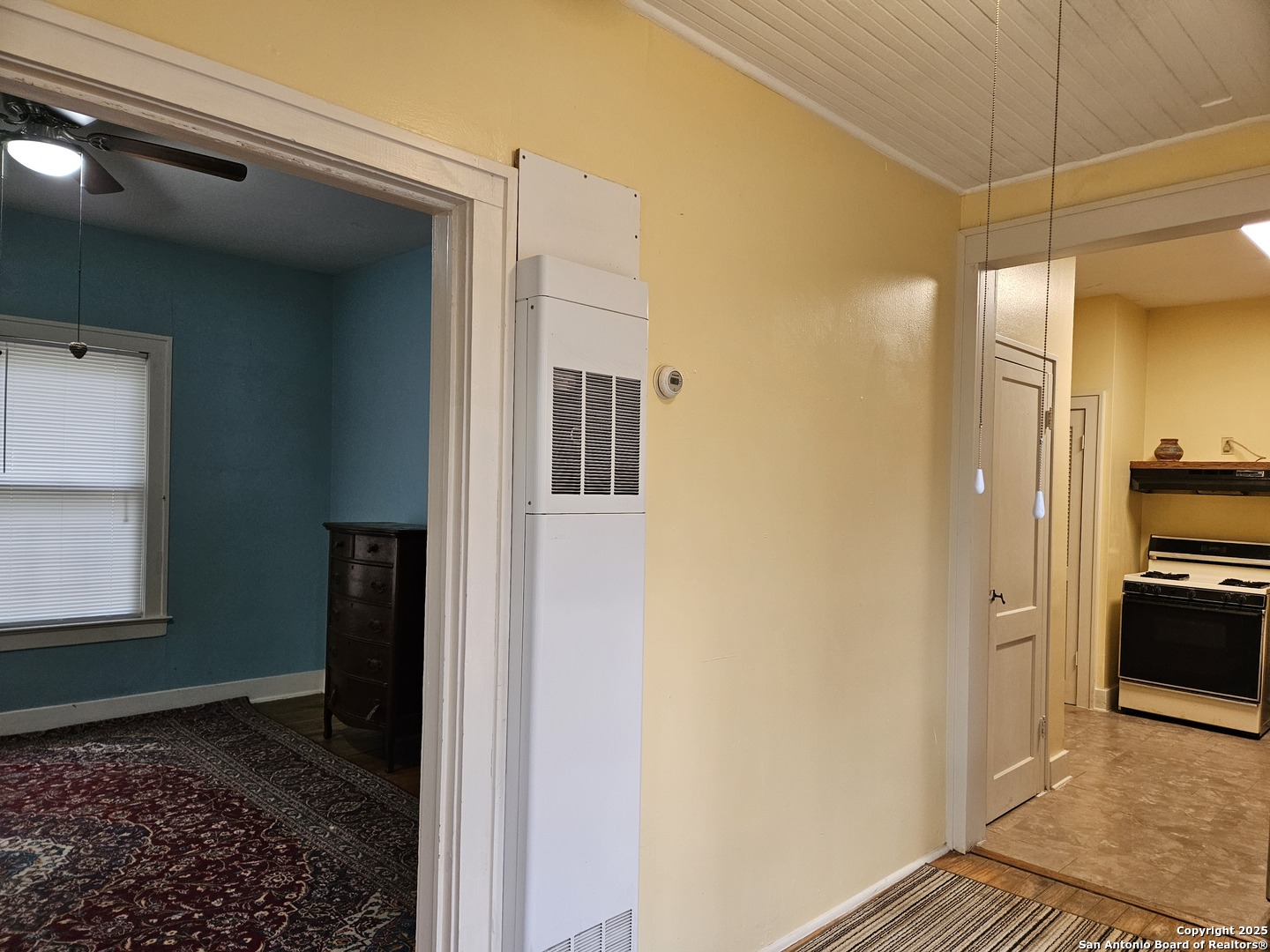215 RIDGEWOOD CT, ,  78212 — photo 1