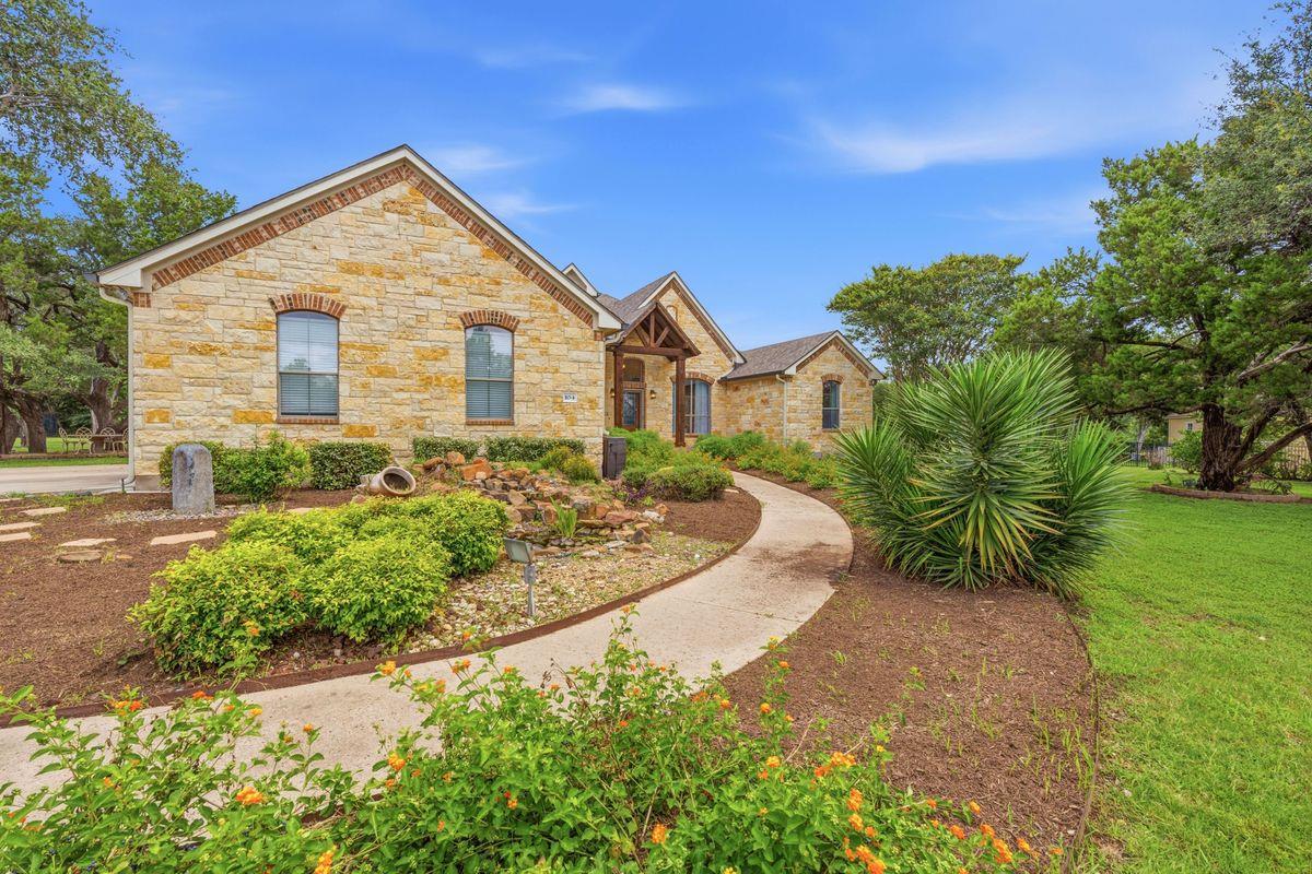 104 Quarry Lake, Liberty Hill, TX 78642 — photo 1