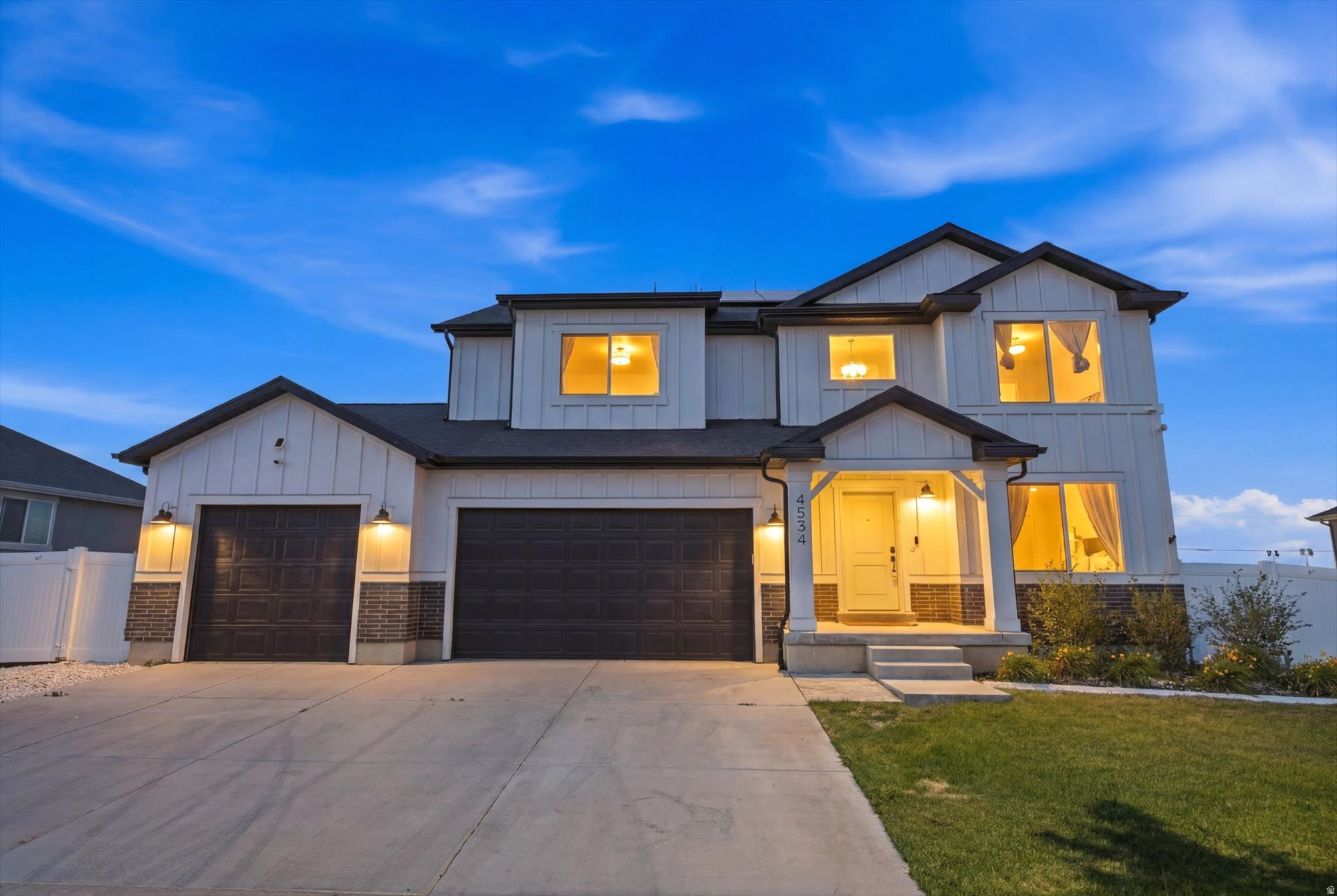 4554 N MT ELLEN ST, Eagle Mountain, UT 84005 — photo 1