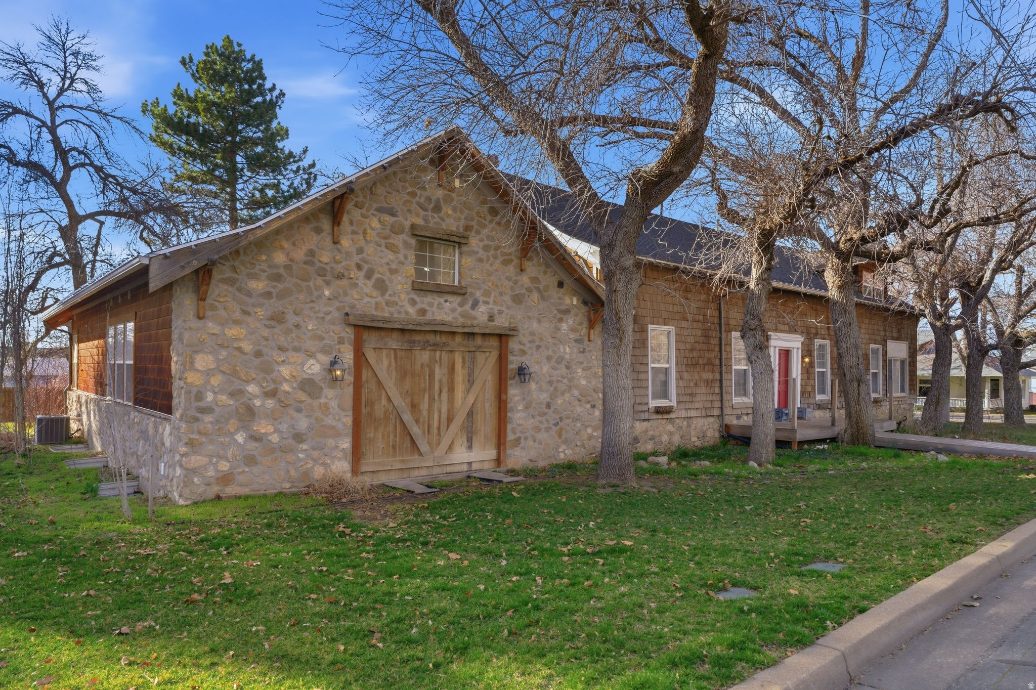 16 S 200 E, Centerville, UT 84014 — photo 1