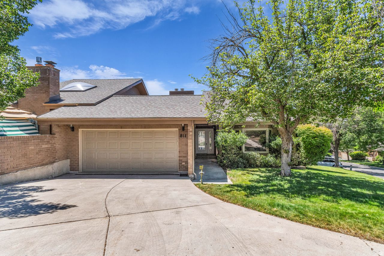 811 N GRANDRIDGE DR, Salt Lake City, UT 84103 — photo 1