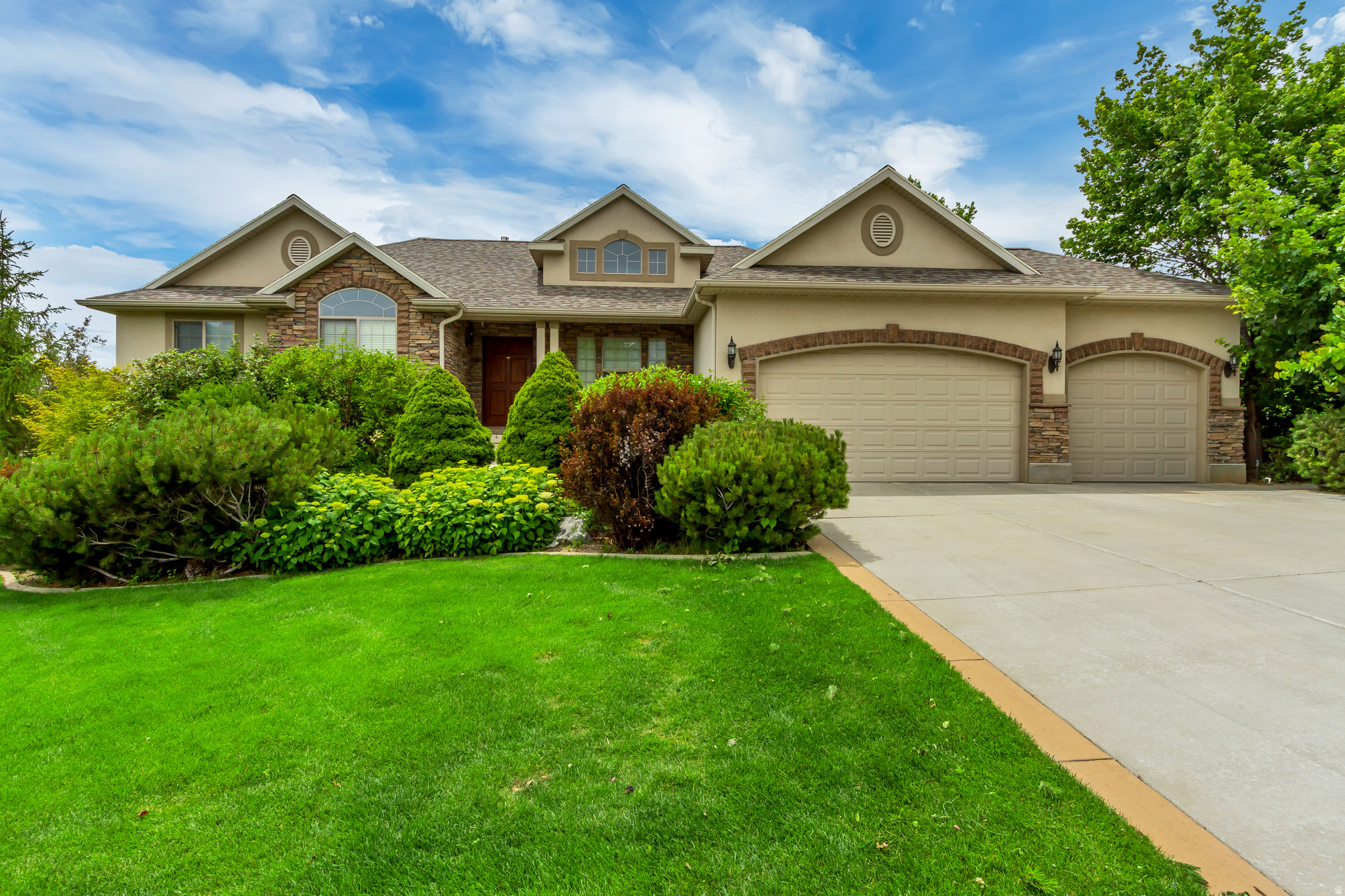 11493 N FLOWERING PLUM LN, Highland, UT 84003 — photo 1