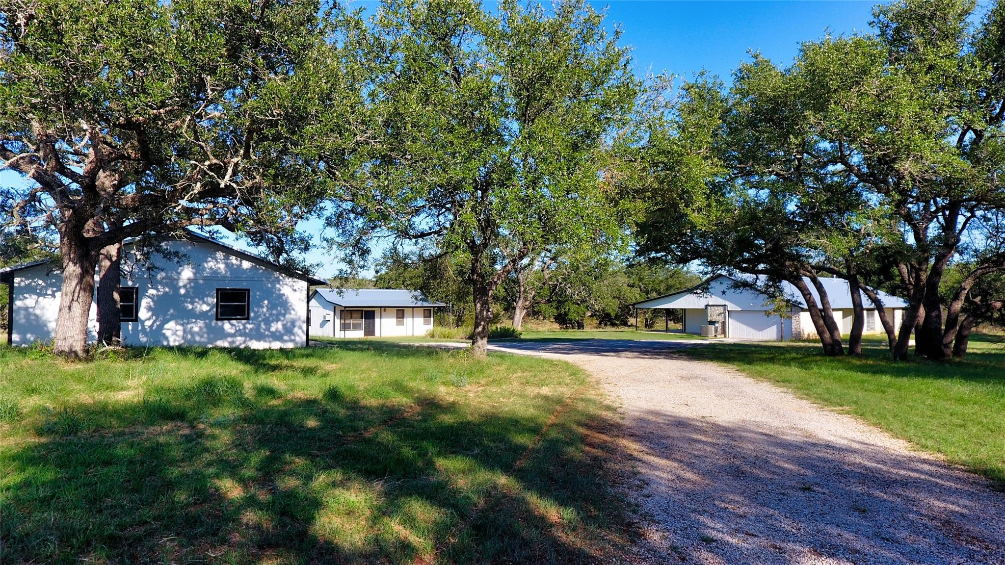 132 Offer, Llano, TX 78643 — photo 1