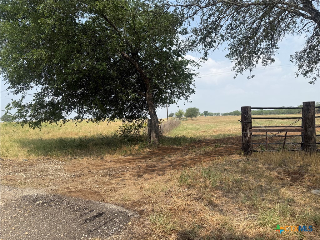 1404 US Highway 87, Stockdale, TX 78160 — photo 1