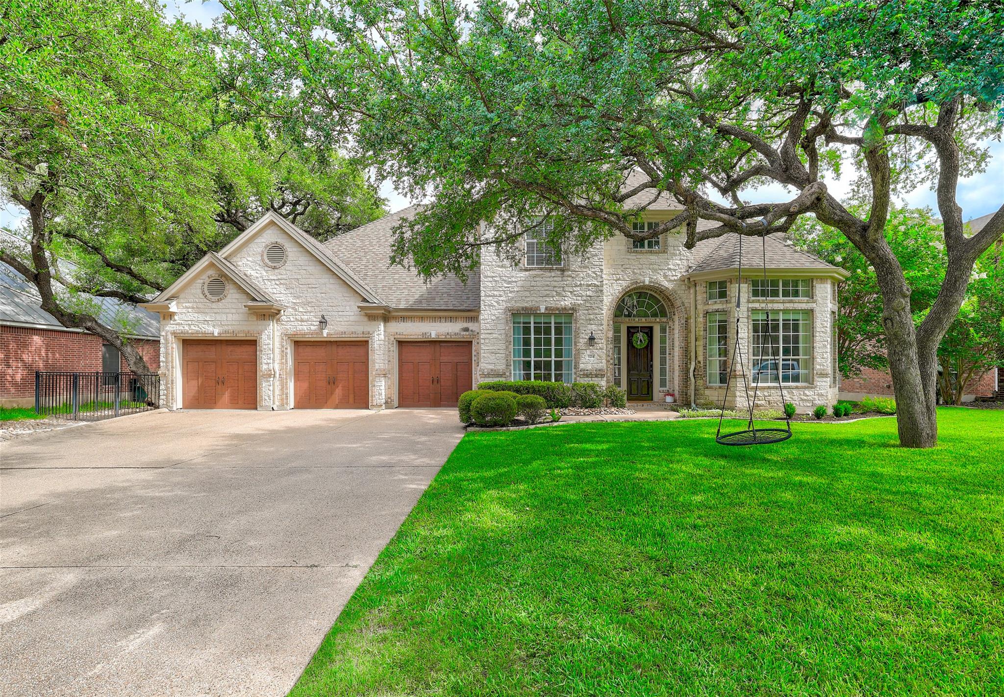 124 Hazeltine, Georgetown, TX 78628 — photo 1