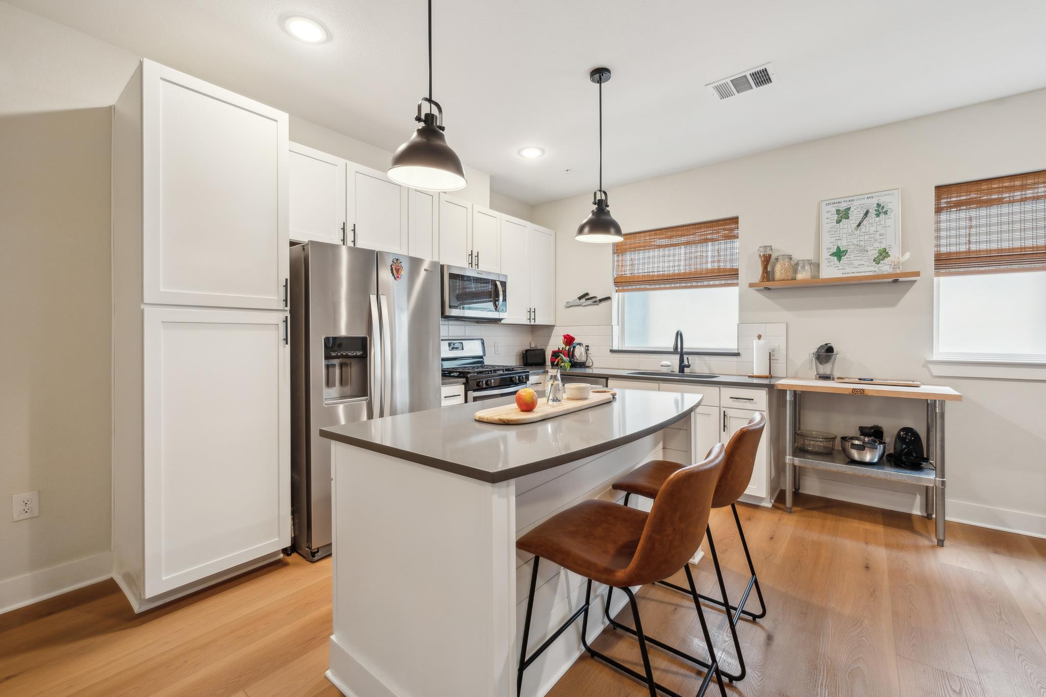 2827 Manor, Austin, TX 78722 — photo 1