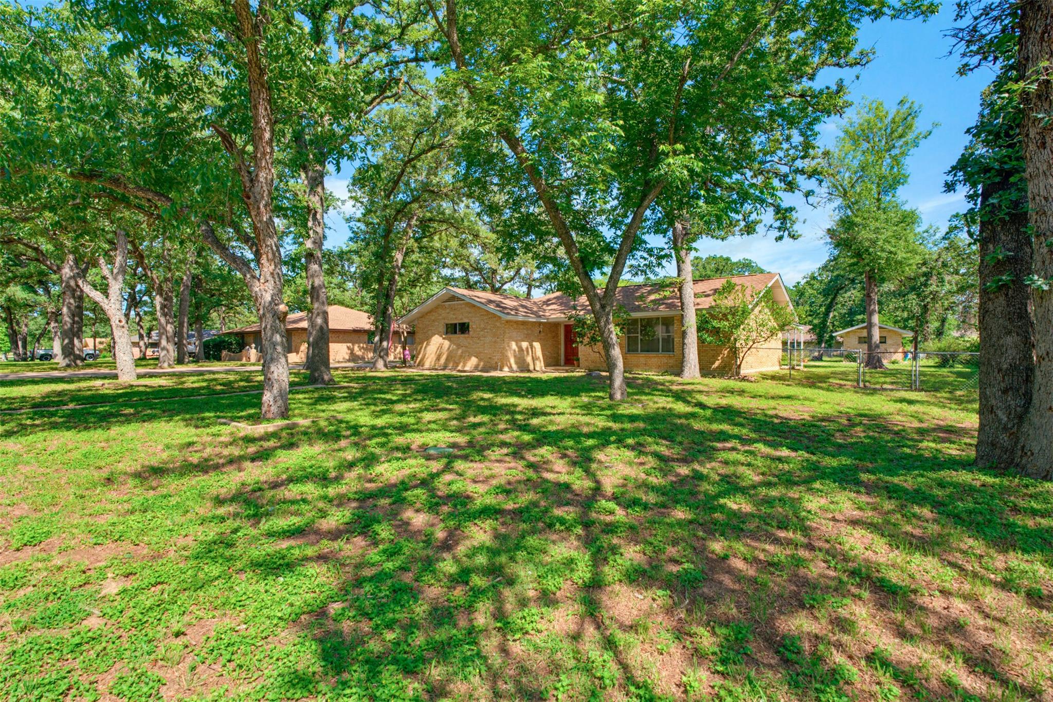 1700 O'Kelley, Rockdale, TX 76567 — photo 1