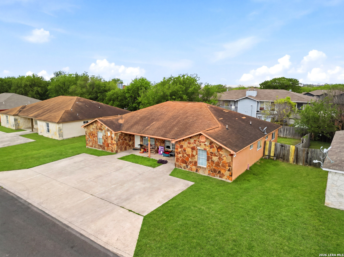 7557 Oak Chase, San Antonio, TX 78239 — photo 1