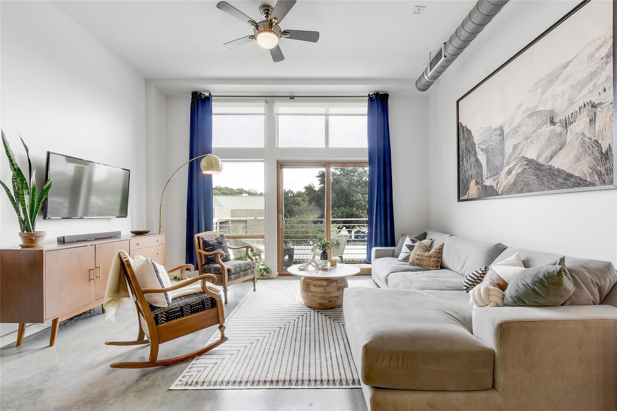 2124 6th, Austin, TX 78702 — photo 1