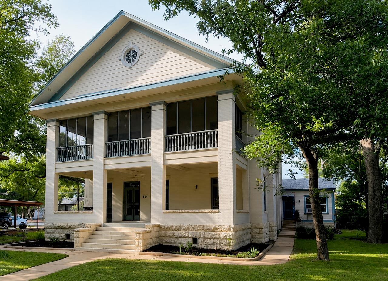 614 32nd, Austin, TX 78705 — photo 1