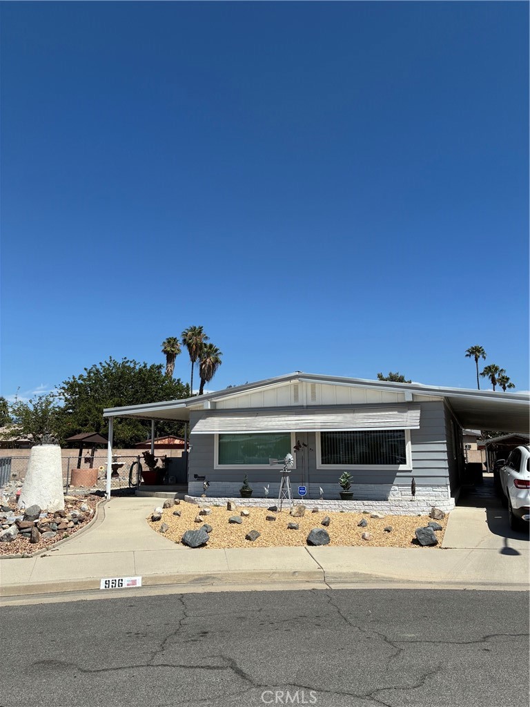 996 San Francisco, Hemet, CA 92543 — photo 1