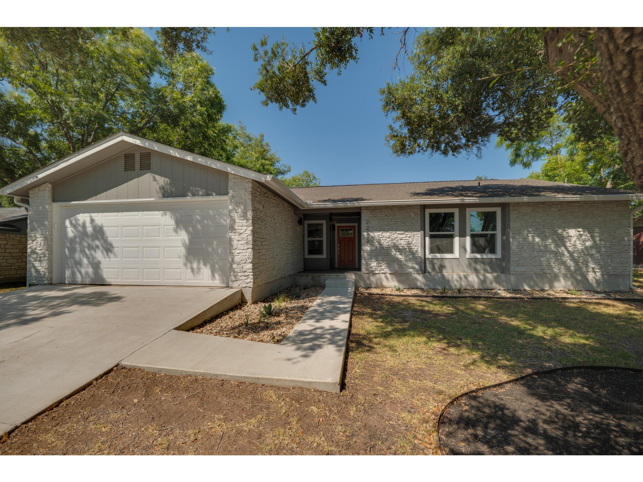 2202 Donna, Taylor, TX 76574 — photo 1