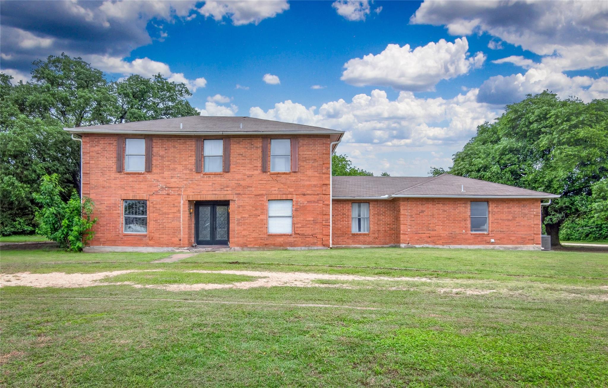 1405  Southwood Hills Dr, Taylor, TX 76574 — photo 1