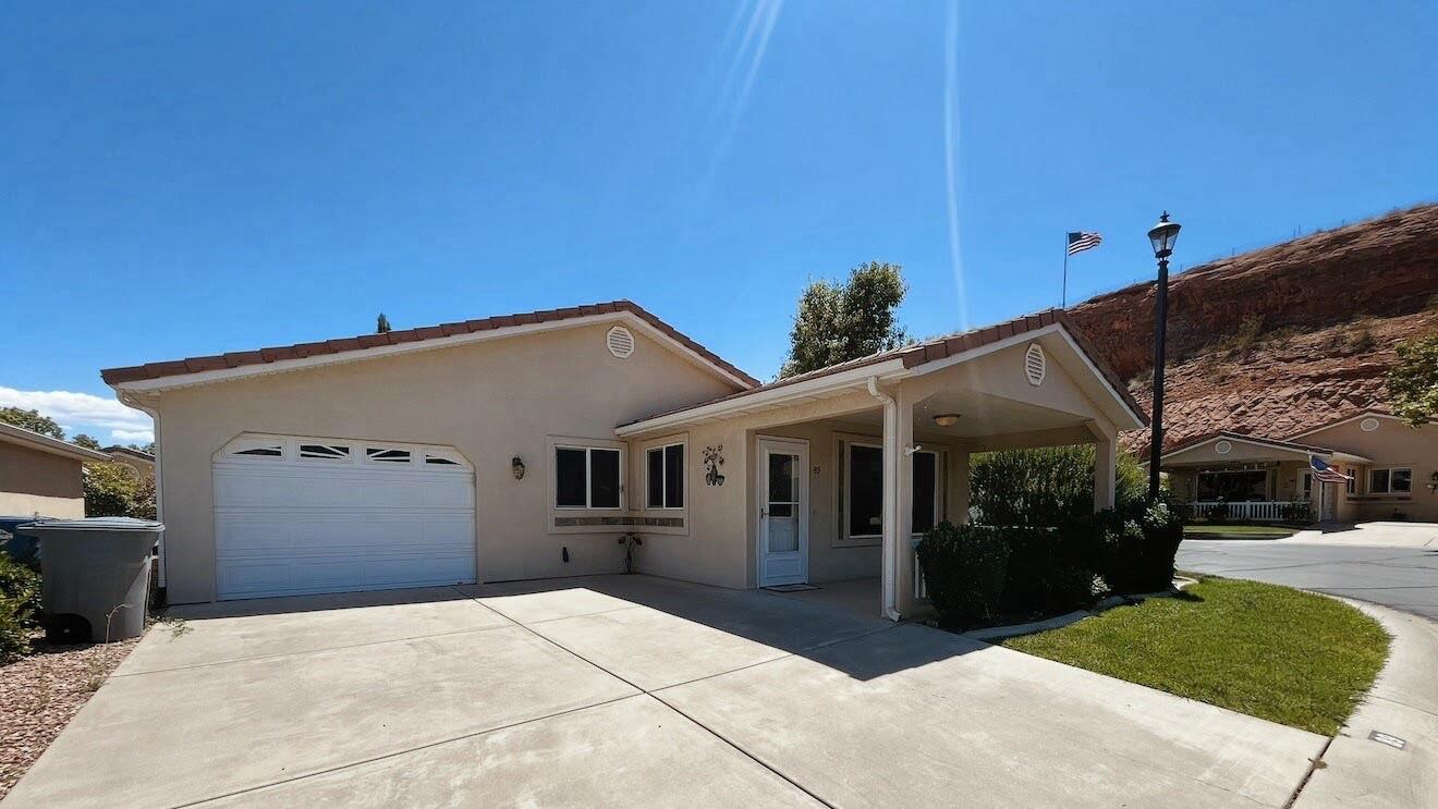 1050 W RED HILLS 89, Washington, UT 84780 — photo 1
