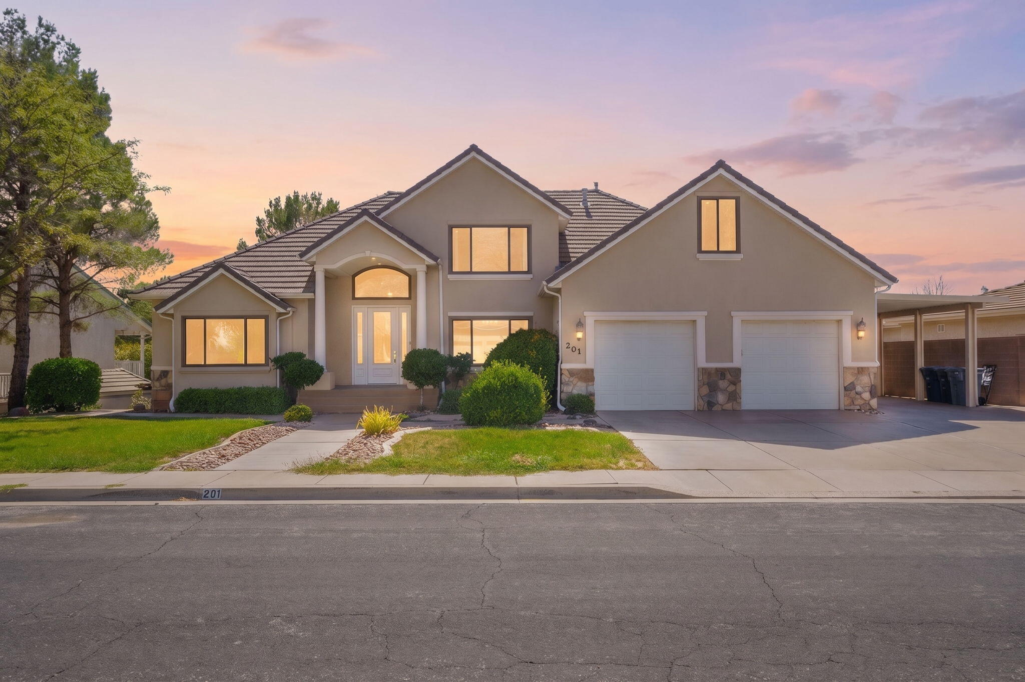 201 Shadow Point DR, St George, UT 84770 — photo 1