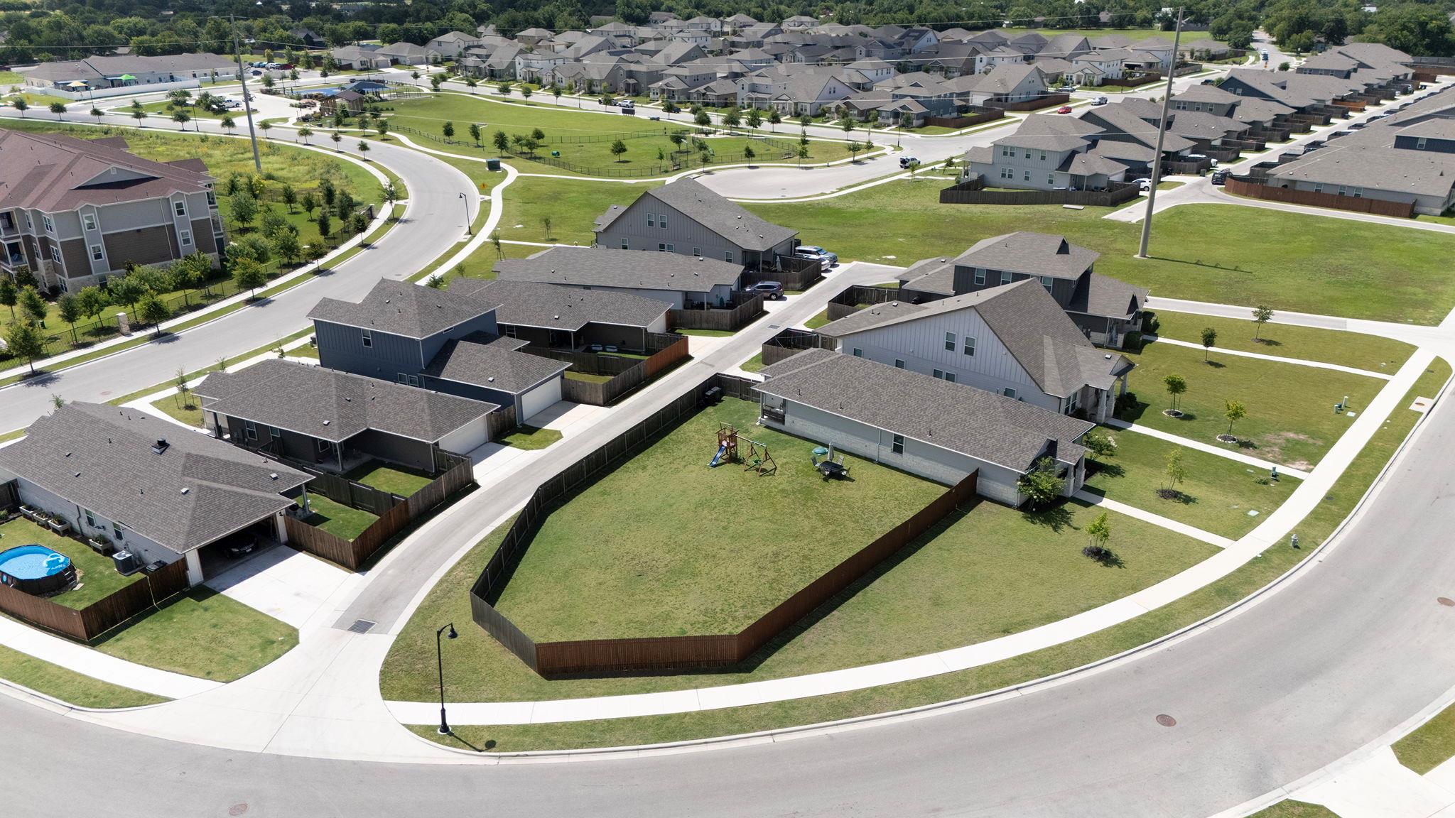 934  Main St, Hutto, TX 78634 — photo 1