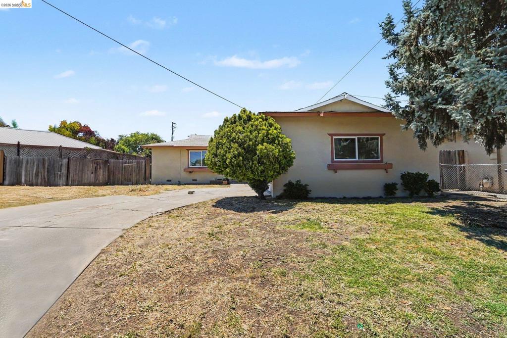 2467 Tanager Cir, Concord, CA 94520 — photo 1