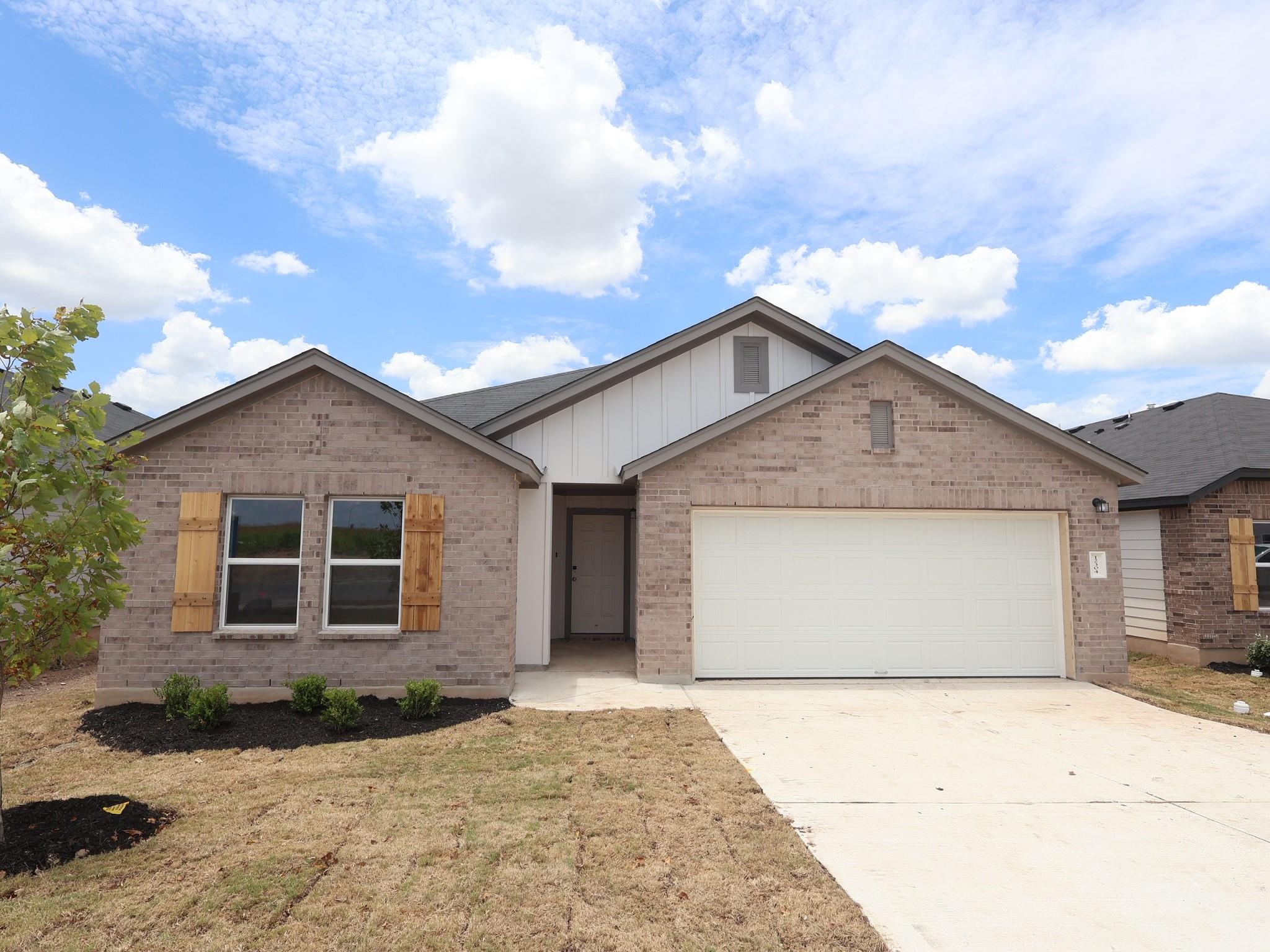 12304  Setting Peak Ln, Buda, TX 78610 — photo 1