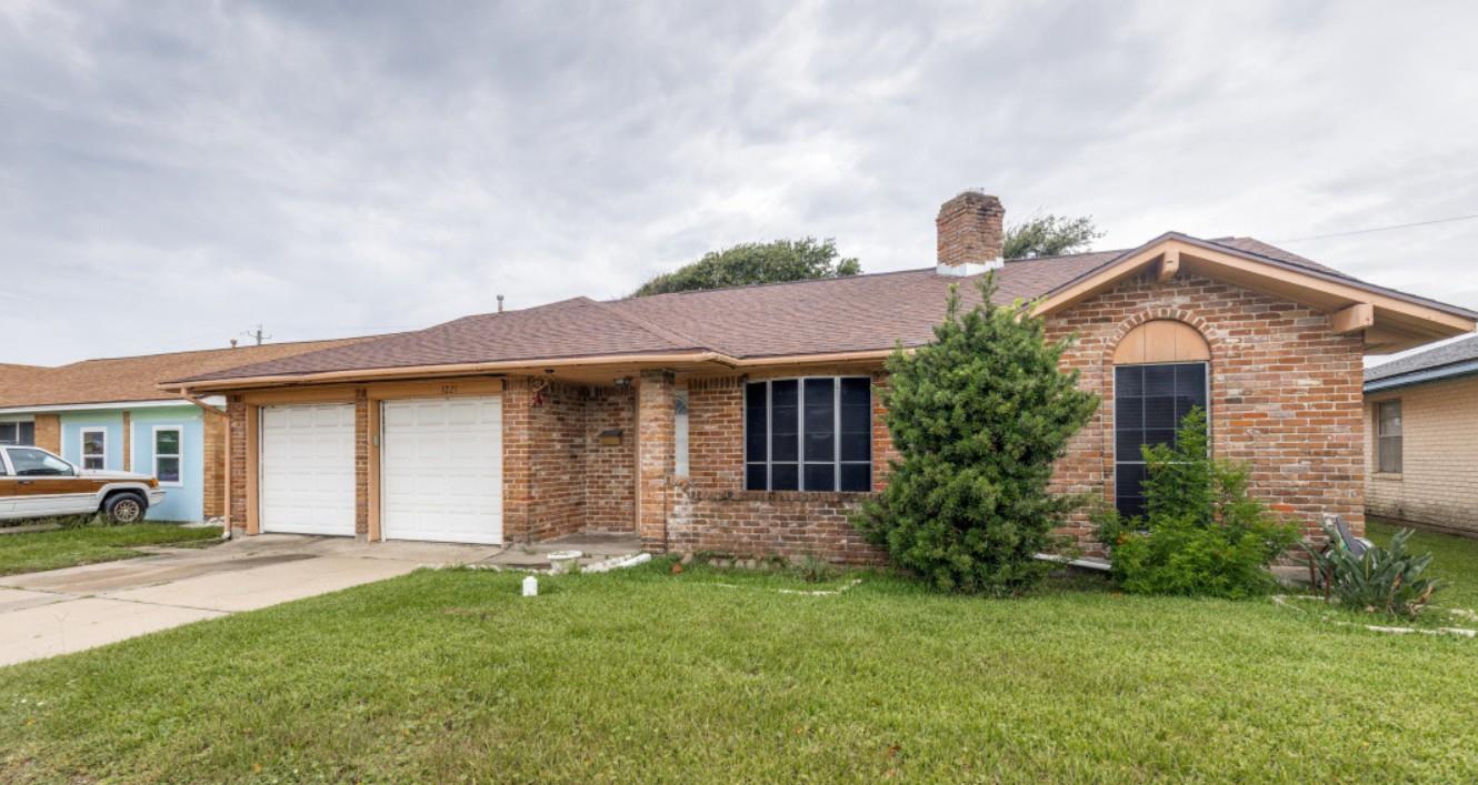 3221 Pine