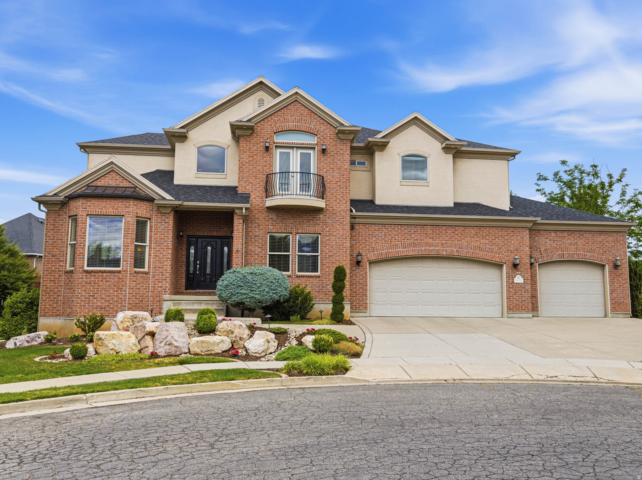 563 N PEREGRINE CV, Layton, UT 84040 — photo 1