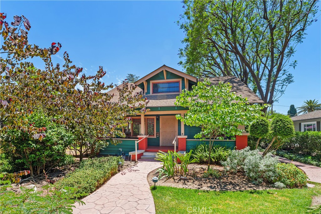 3892 Oakwood Place, Riverside, CA 92506 — photo 1