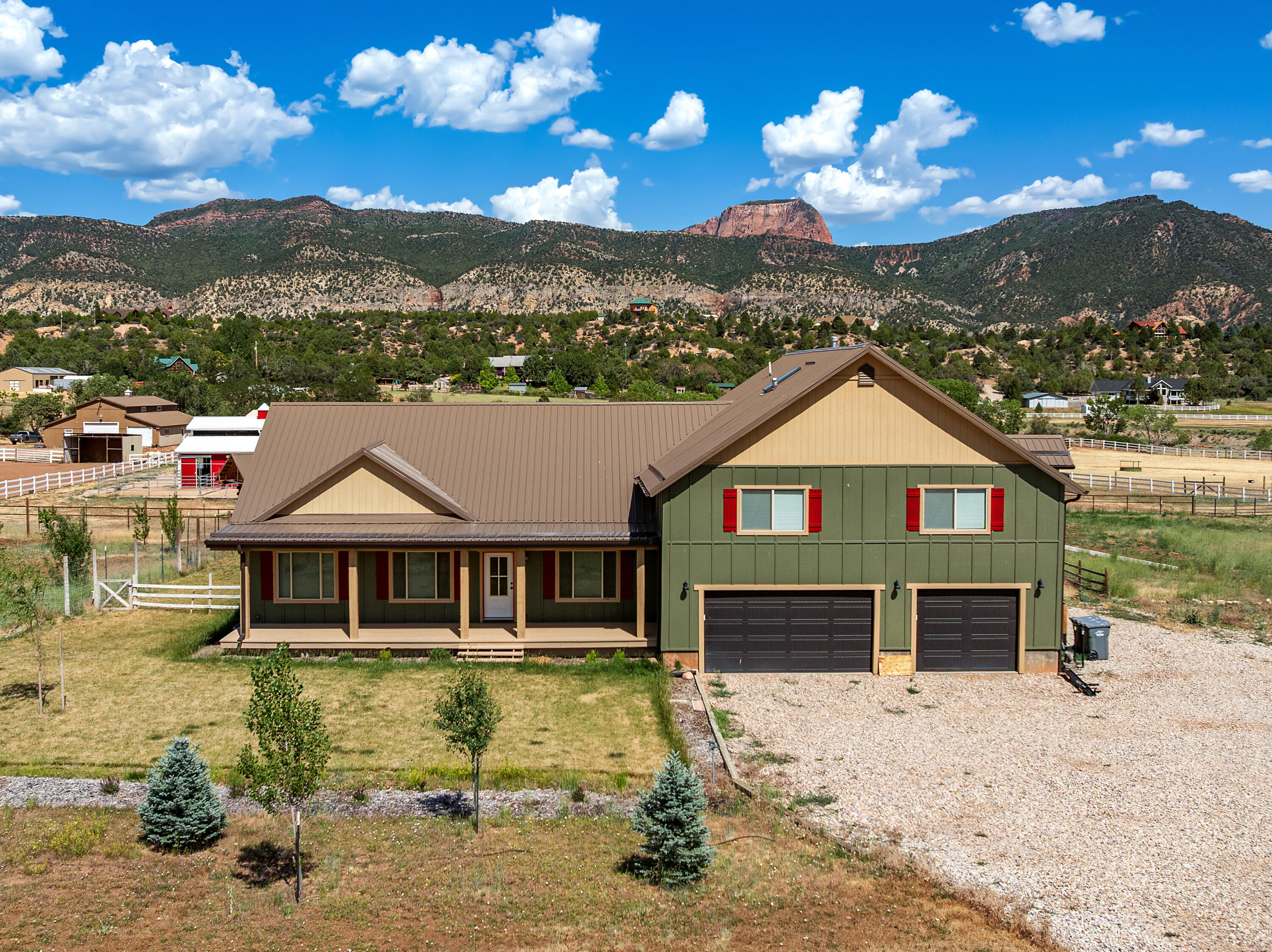 2025 S 2500 E, New Harmony, UT 84757 — photo 1
