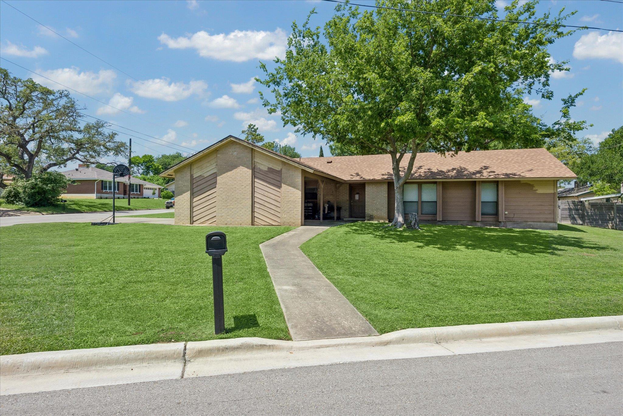 601 Meadowbrook, Georgetown, TX 78628 — photo 1