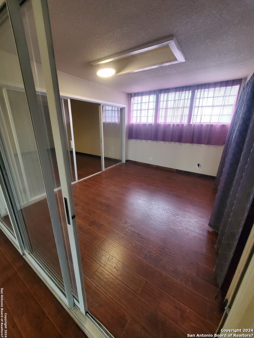 5295 ROUND TABLE DR, ,  78218 — photo 1