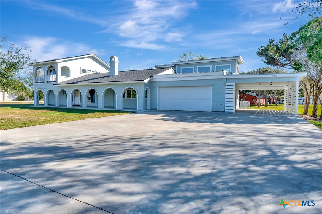 445 Lakeshore Drive, Victoria, TX 77905 — photo 1