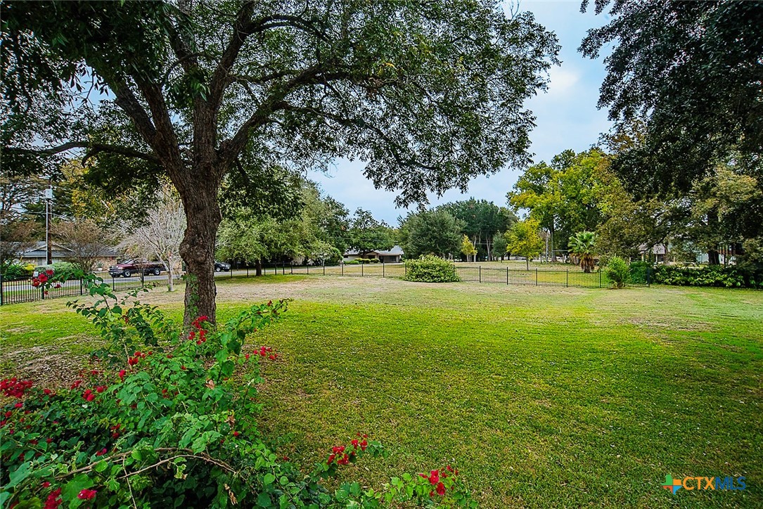 123 Royal Goerge Circle, McQueeney, TX 78123 — photo 1
