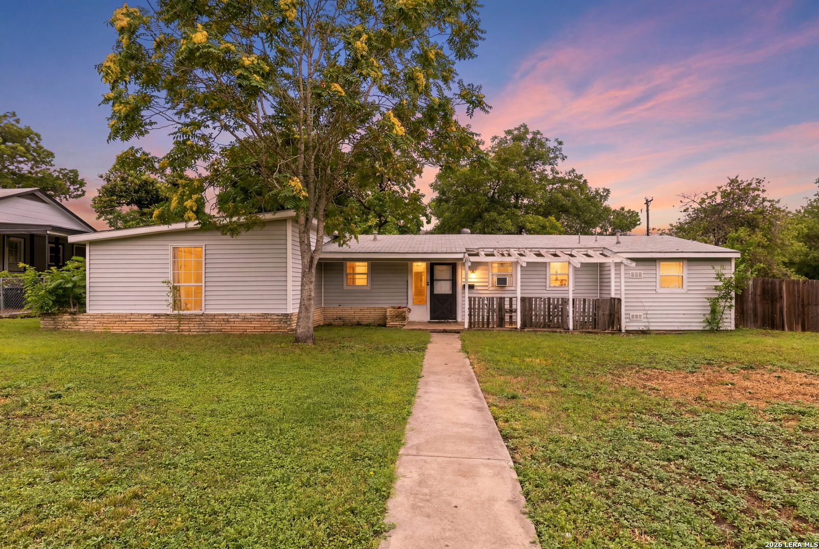 530 JOHN ADAMS DR, San Antonio, TX 78228 — photo 1