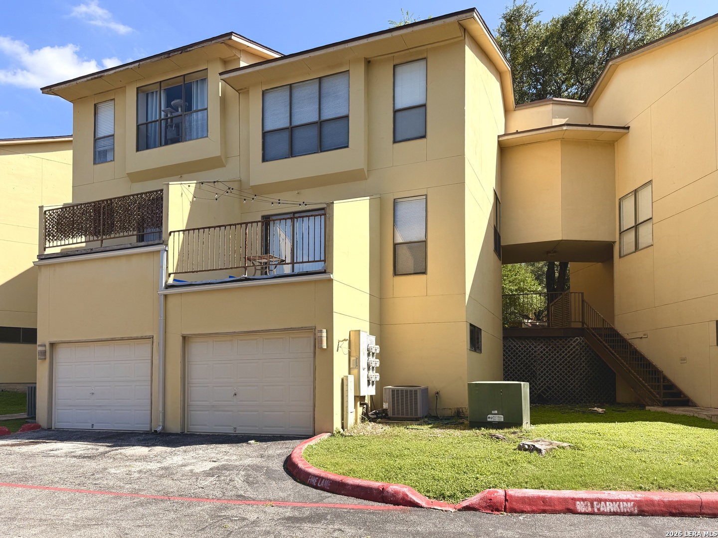 8642 Fredericksburg Rd, San Antonio, TX 78240 — photo 1