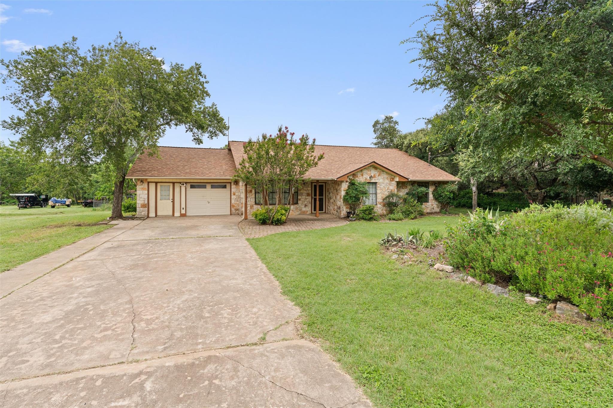 605 Oak Crest, Georgetown, TX 78628 — photo 1