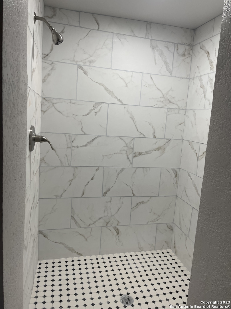 715 New Laredo Hwy, ,  78211 — photo 1