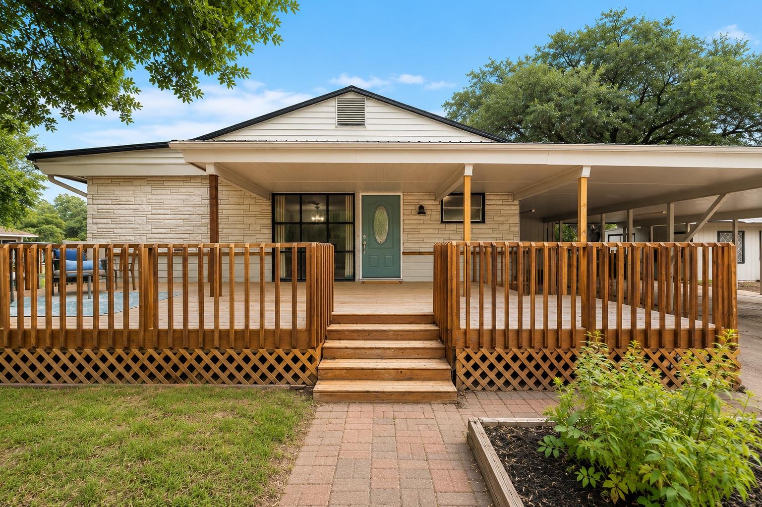 1700 7th, Taylor, TX 76574 — photo 1