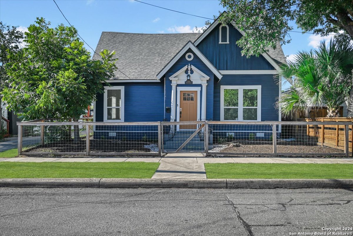 1218 HAYS ST, San Antonio, TX 78202 — photo 1