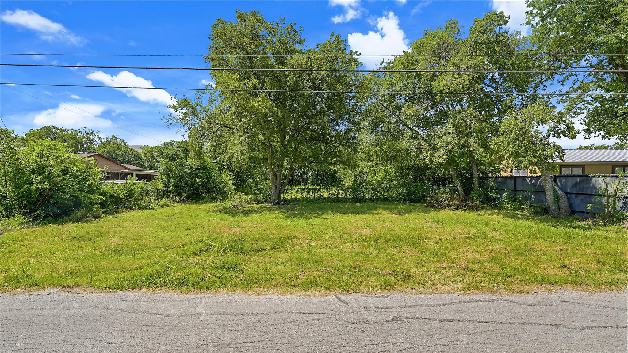 144 Dinn, San Antonio, TX 78218 — photo 1