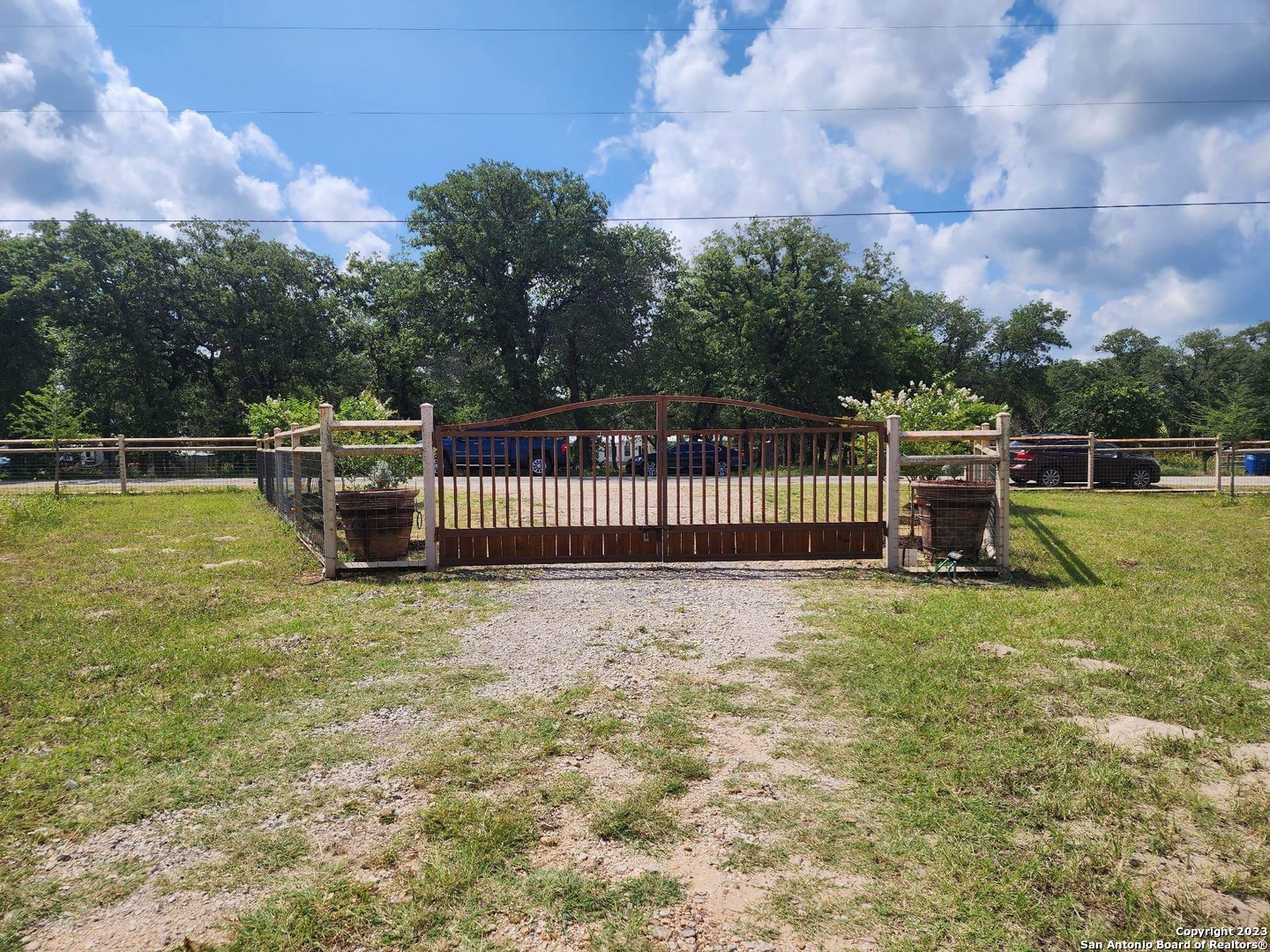 1208 COUNTY ROAD 317, La Vernia, TX 78121 — photo 1