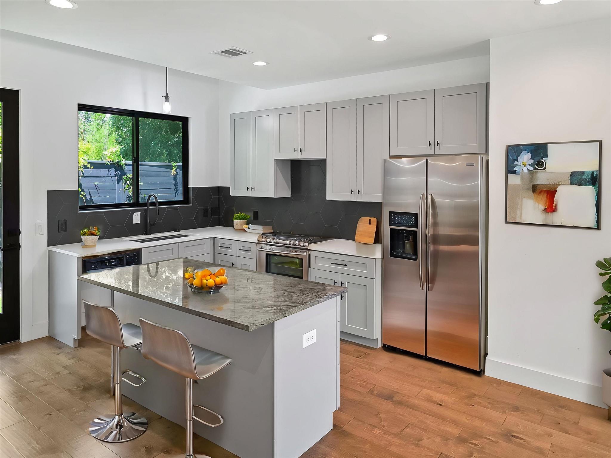 2100 Prather, Austin, TX 78704 — photo 1