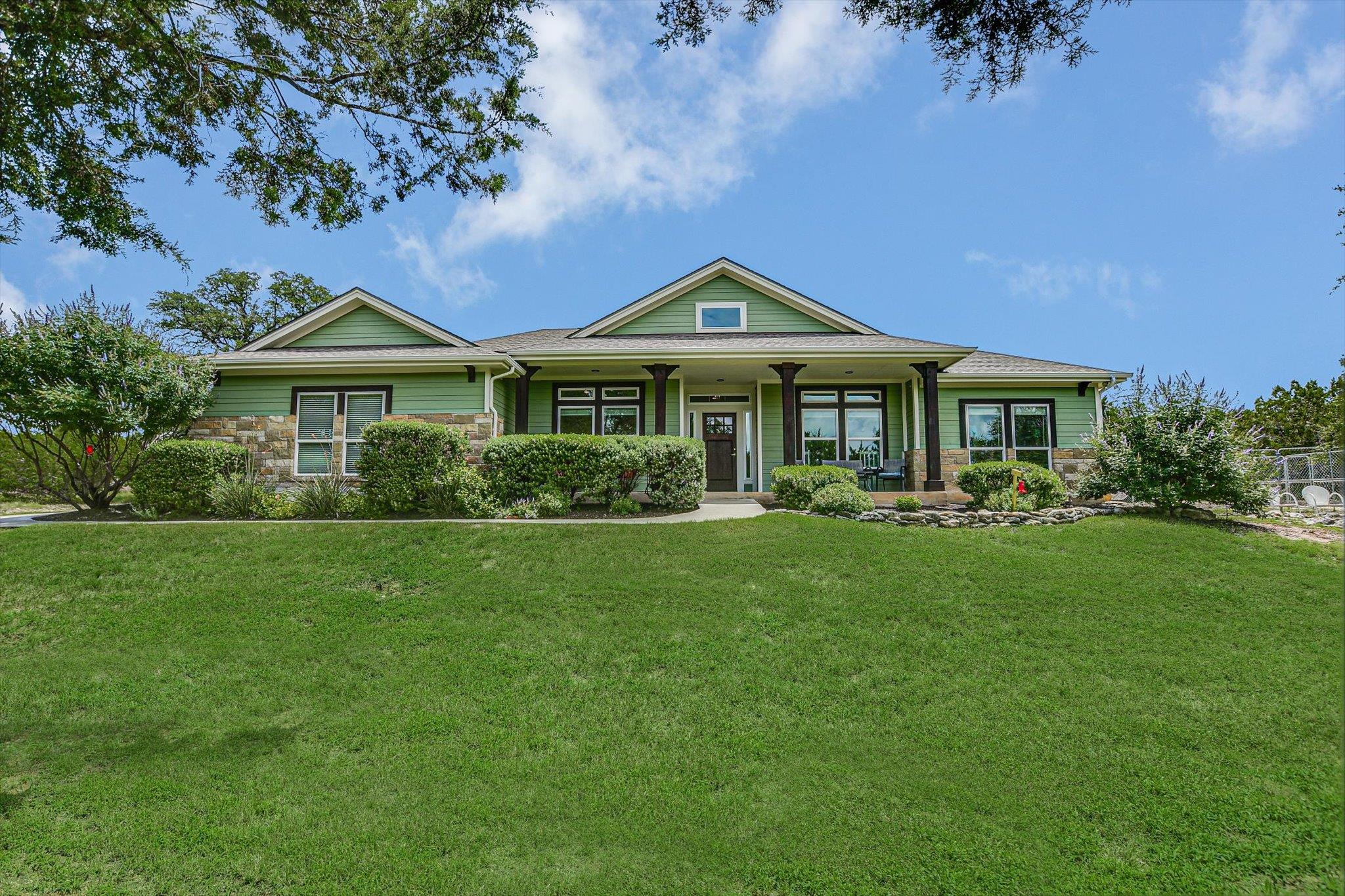 520 Murphy, Bertram, TX 78605 — photo 1